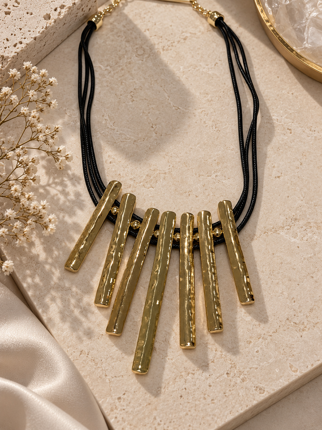 Eclipse Noir Necklace